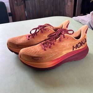 Hoka Clifton 9 red and orange size 9B women worn once